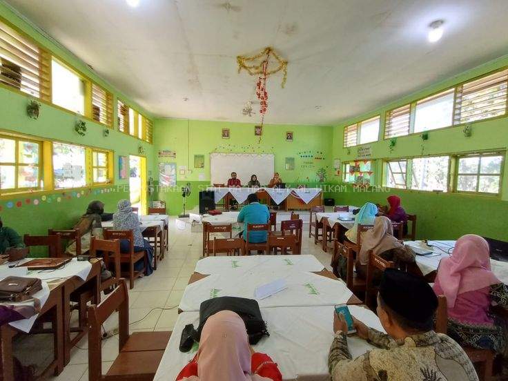ANALISIS KUALITAS BUTIR SOAL PILHAN GANDA BUATAN GURU DI MADRASAH IBTIDAIYAH 